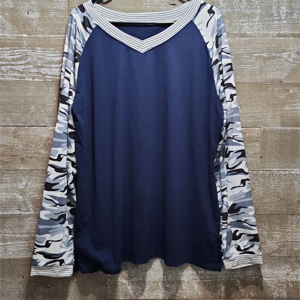 Women's Camo Long Sleeve T-Shirt 2XL Navy Blue Grey Camouflage V-Neck Top